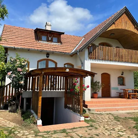 Fuege Vendeghaz Villa Lovas Exterior photo
