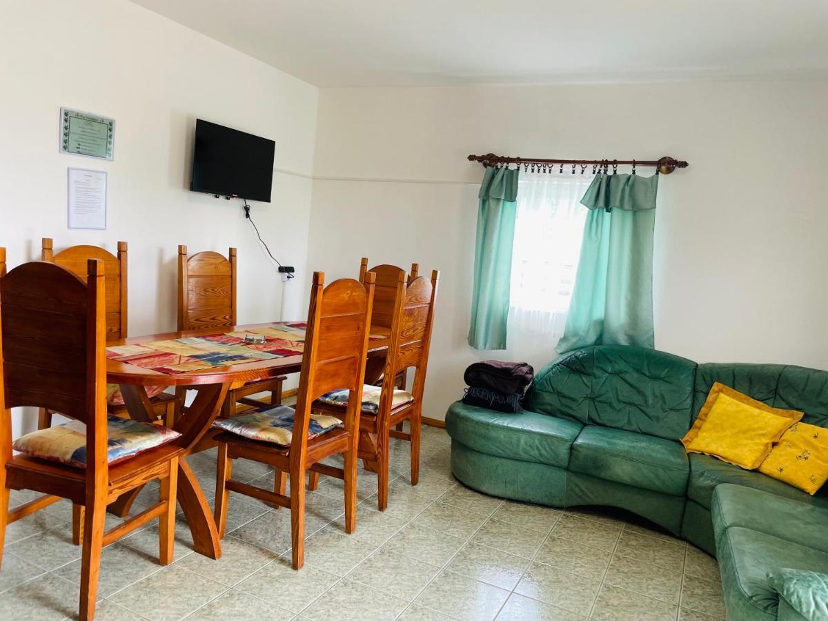 Fuege Vendeghaz Holiday home *